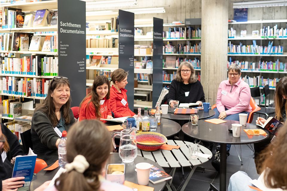 Ein LEA Leseklub in der Stadtbibliothek Biel. Foto: Danielle Liniger